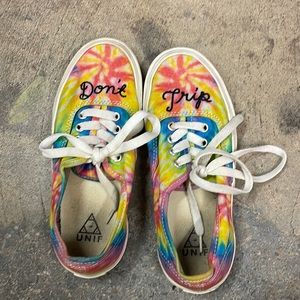 Don’t Trip Unif shoes